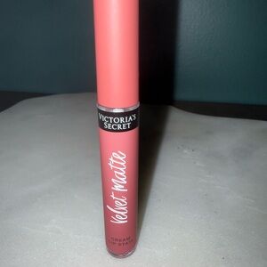 Victoria Secret Cream Lip Stain NWT